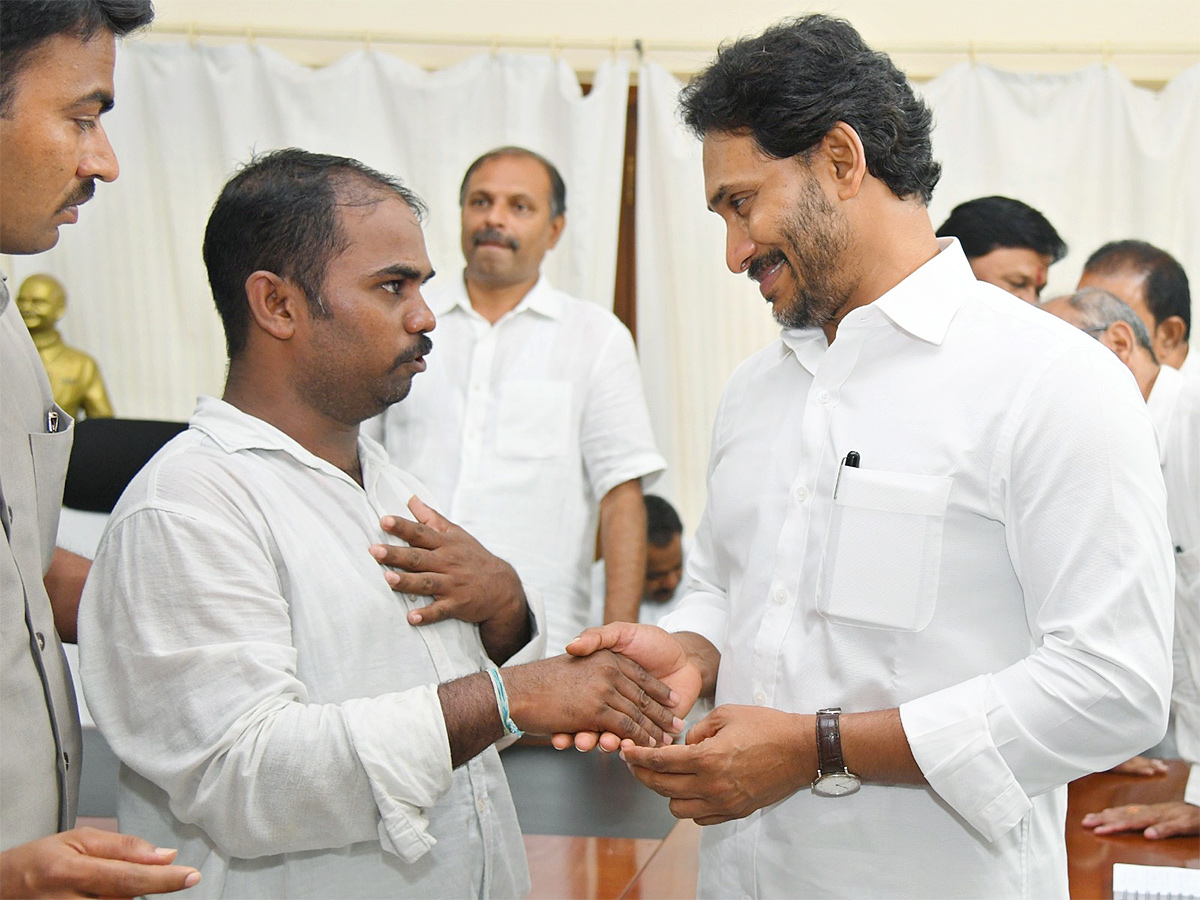 YS Jagan Praja Darbar At Kadapa Pulivendula Photos17