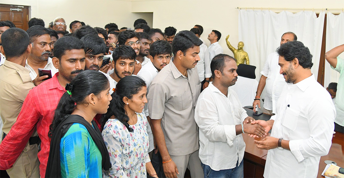 YS Jagan Praja Darbar At Kadapa Pulivendula Photos18