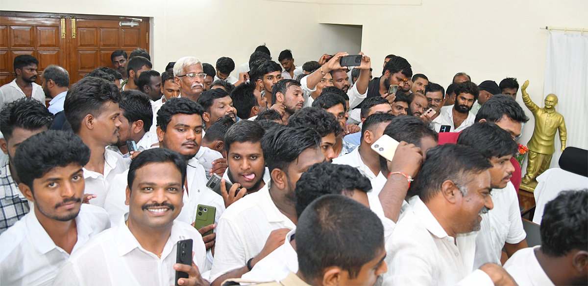 YS Jagan Praja Darbar At Kadapa Pulivendula Photos19