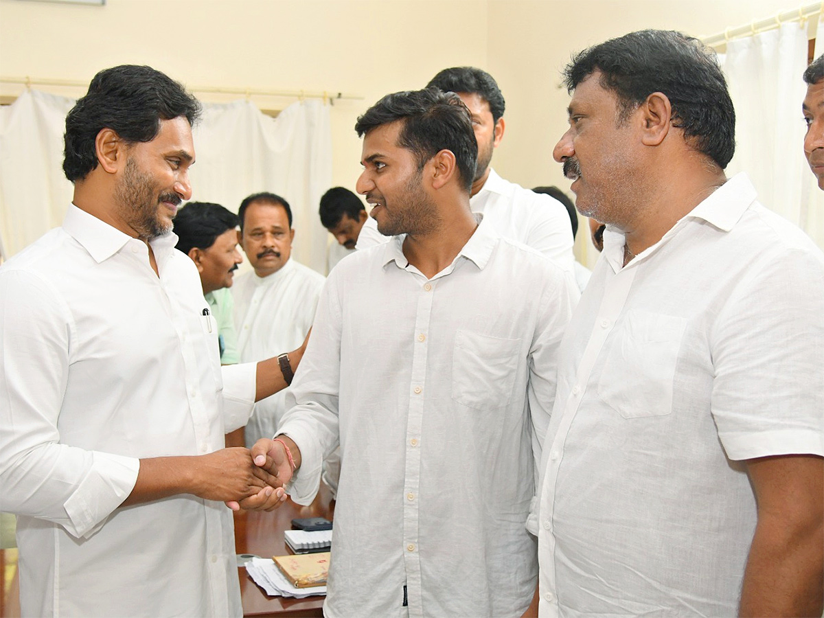 YS Jagan Praja Darbar At Kadapa Pulivendula Photos21