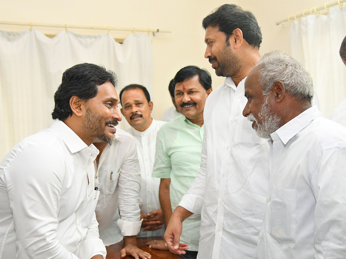 YS Jagan Praja Darbar At Kadapa Pulivendula Photos22