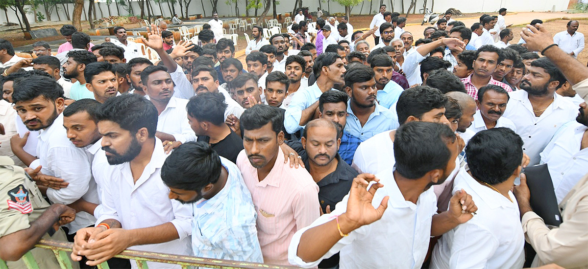 YS Jagan Praja Darbar At Kadapa Pulivendula Photos4