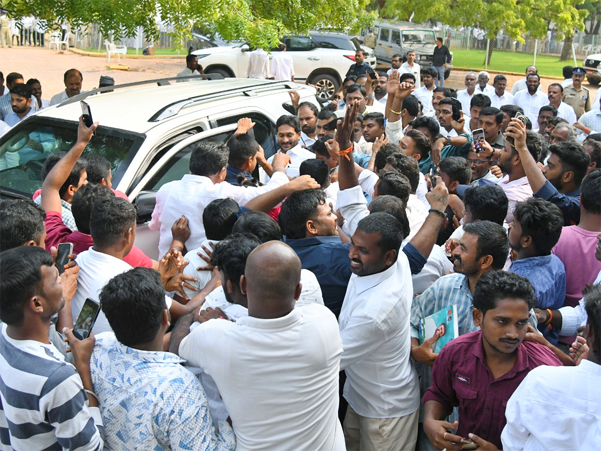 YS Jagan Praja Darbar At Kadapa Pulivendula Photos6