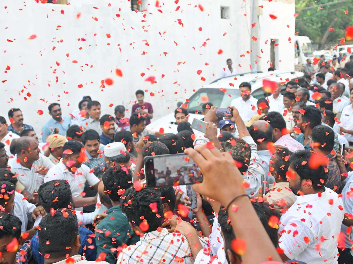 YS Jagan Second day Schedule in YSR District Photo Gallery10