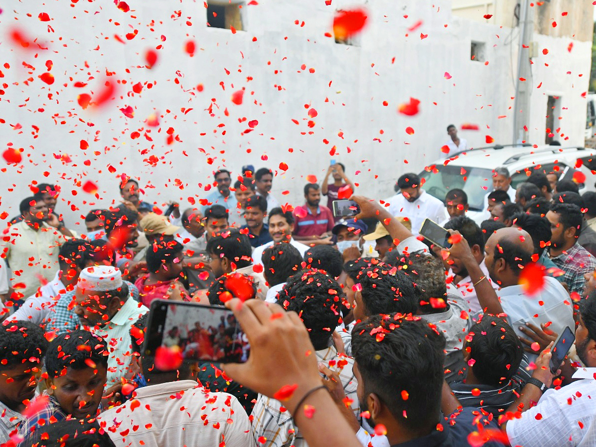 YS Jagan Second day Schedule in YSR District Photo Gallery11