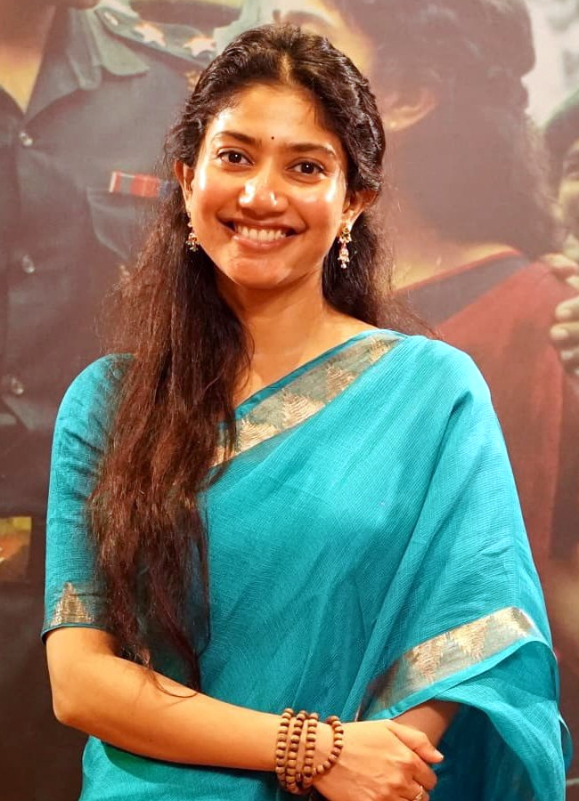 Actress Sai Pallavi Receives Most Filmfare Awards: Photos14