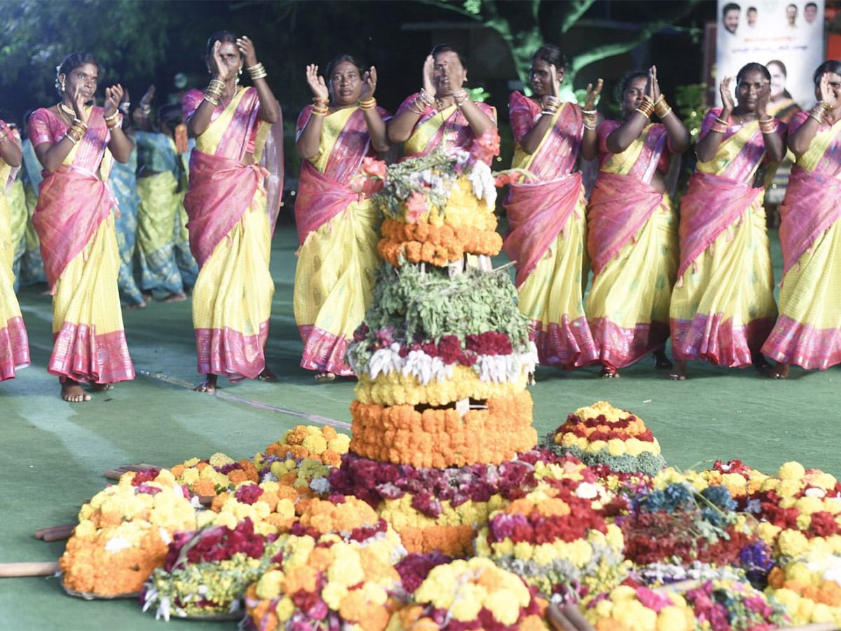 Bathukamma Celebrations At Ravindra Bharathi Photos8