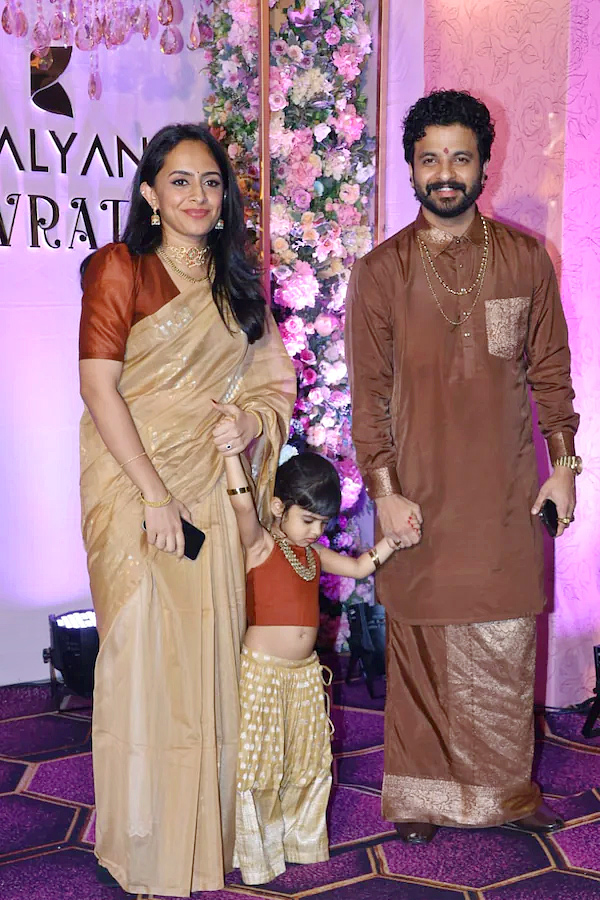 Movie Stars Attend Kalyanaraman familys Navratri celebrations Photos10