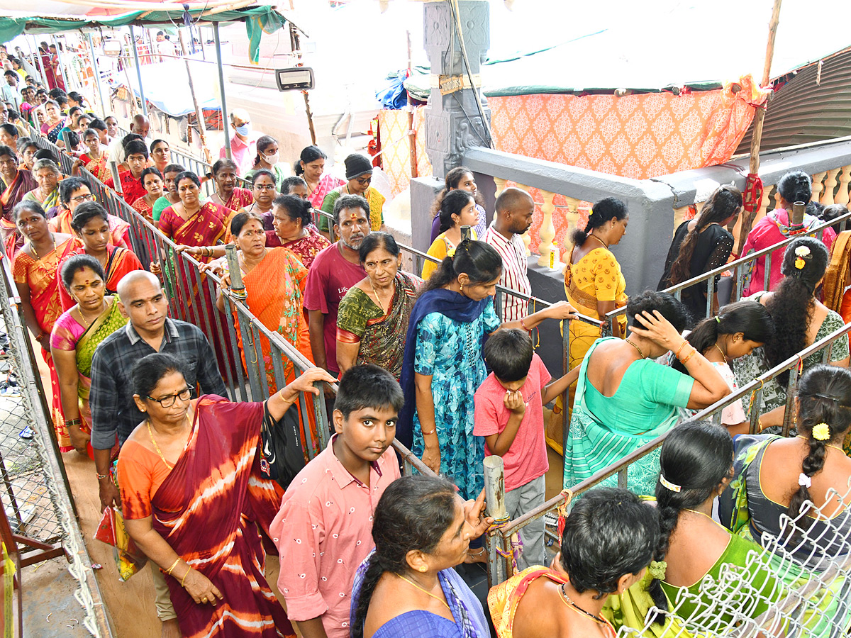 Second of Vijayawada Dasara Navaratri Alankaram, Gayatri Devi Alankaram Photos2