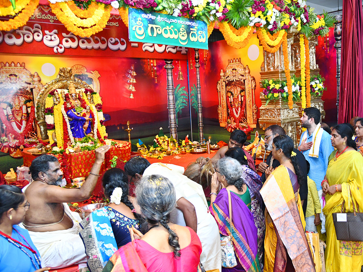 Second of Vijayawada Dasara Navaratri Alankaram, Gayatri Devi Alankaram Photos1