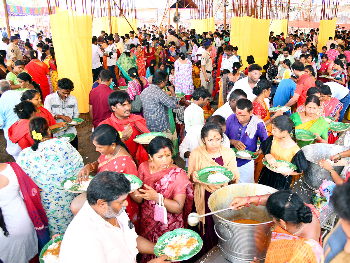 Second of Vijayawada Dasara Navaratri Alankaram, Gayatri Devi Alankaram Photos3