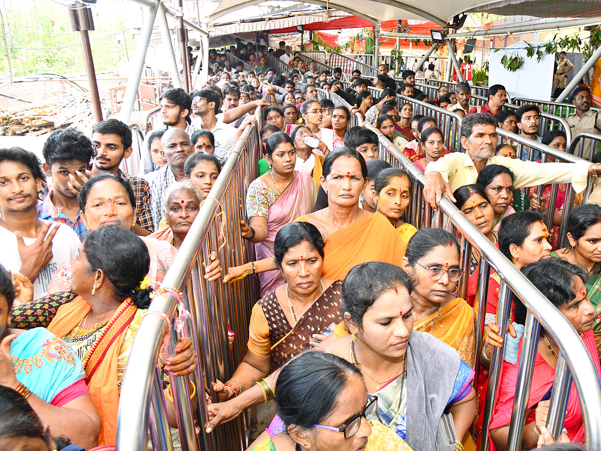 Second of Vijayawada Dasara Navaratri Alankaram, Gayatri Devi Alankaram Photos7