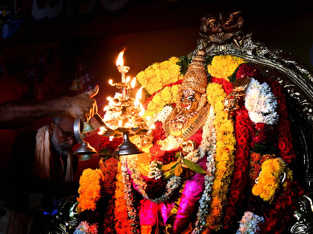 Dussehra Sarannavaratri Utsavalu 6th Day at Indrakeeladri  Photos1