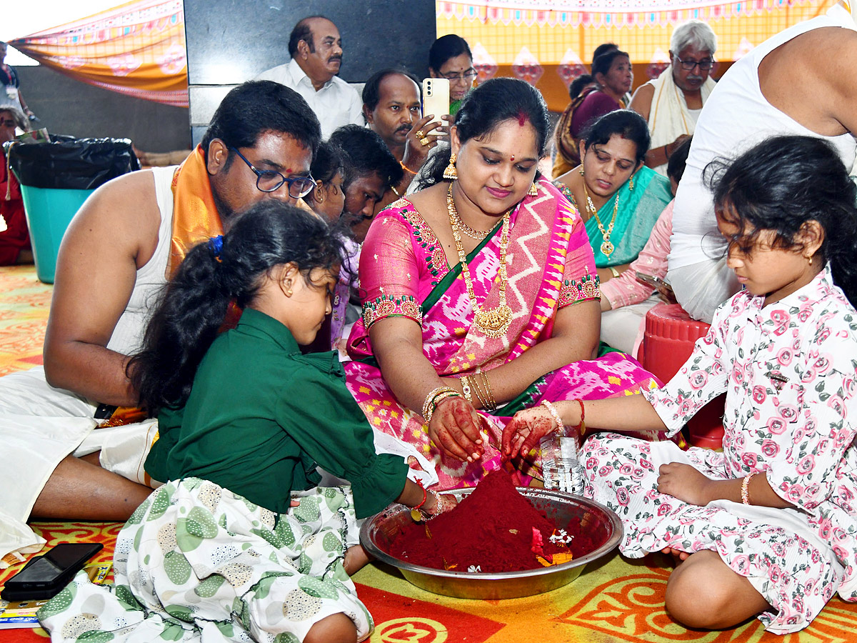 Dussehra Sarannavaratri Utsavalu 6th Day at Indrakeeladri  Photos16