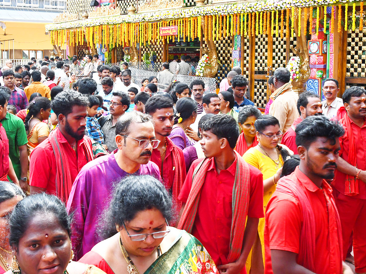 Dussehra Sarannavaratri Utsavalu 6th Day at Indrakeeladri  Photos4