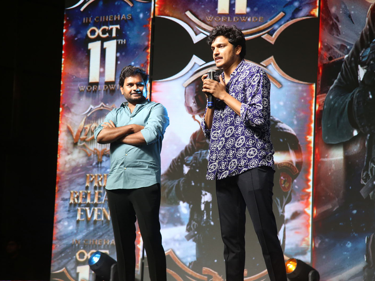 Gopichand Viswam Moive Pre Release Event Photos23