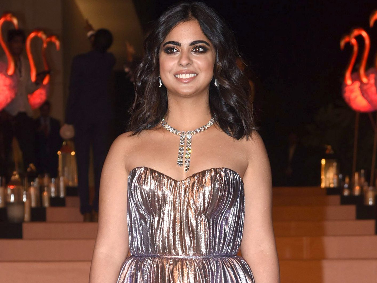 Iconic Style Of Isha Ambani Photos Goes Viral13