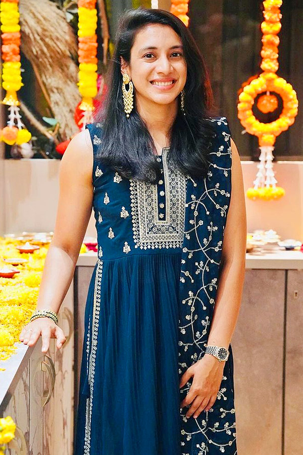 Smriti Mandhana And Shreyanka Patil Attire In Diwali Festival Celebrations Photos3