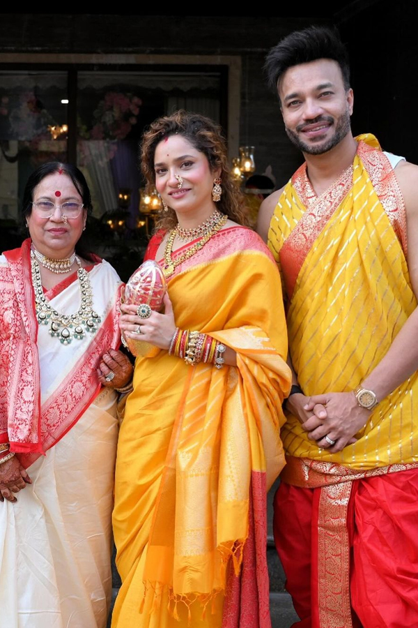 Actress Ankita Lokhande Perform Traditional Pooja With Husband Photos Viral11