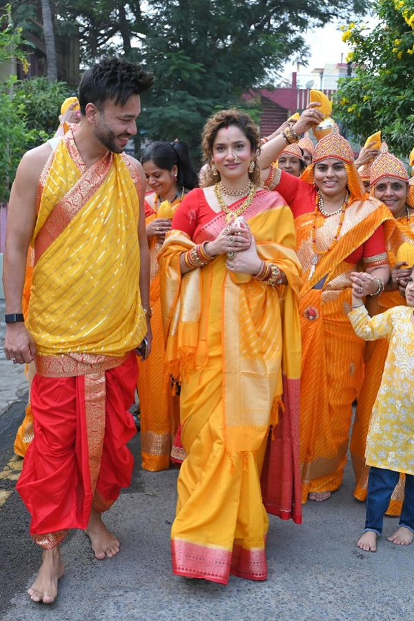 Actress Ankita Lokhande Perform Traditional Pooja With Husband Photos Viral4