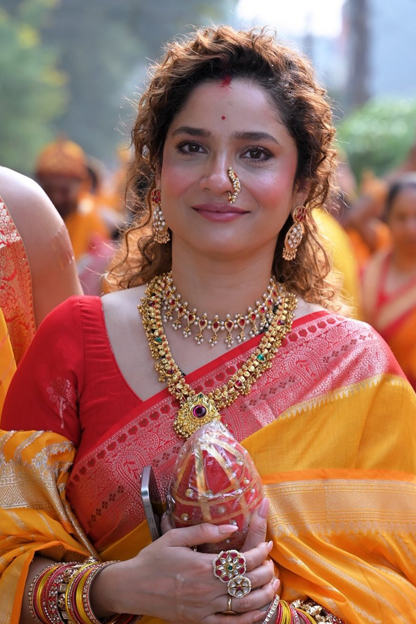 Actress Ankita Lokhande Perform Traditional Pooja With Husband Photos Viral5