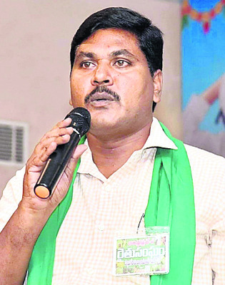 రైతుల మెడకు ఉరితాళ్లు 
1