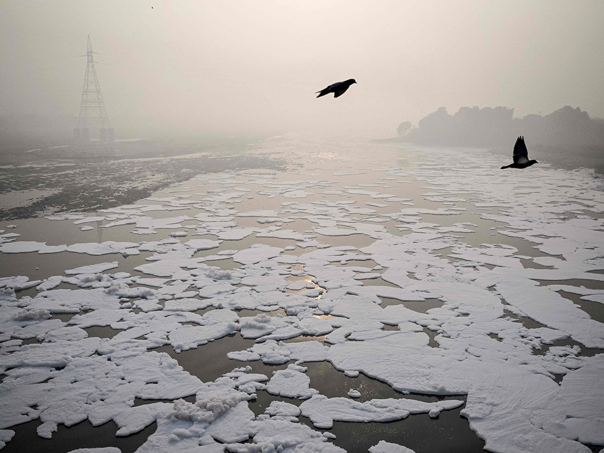 Air pollution amid heavy smoggy in New Delhi20