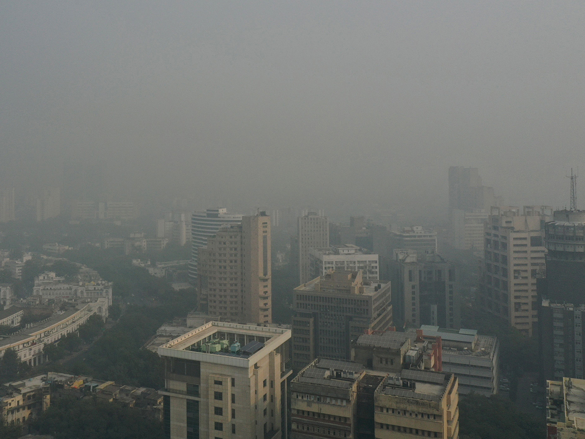 Air pollution amid heavy smoggy in New Delhi3