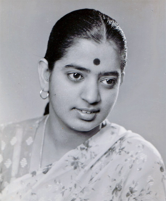 Singer P Susheela Birthday Special Facts Telugu2