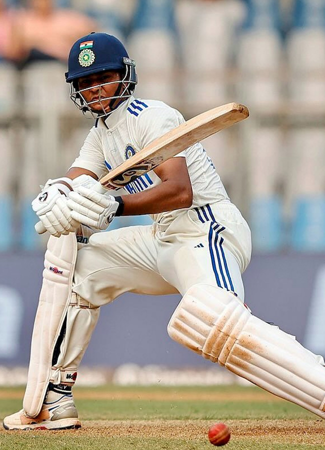 Yashasvi received the Indian Sports Honors Awards along with his parents6