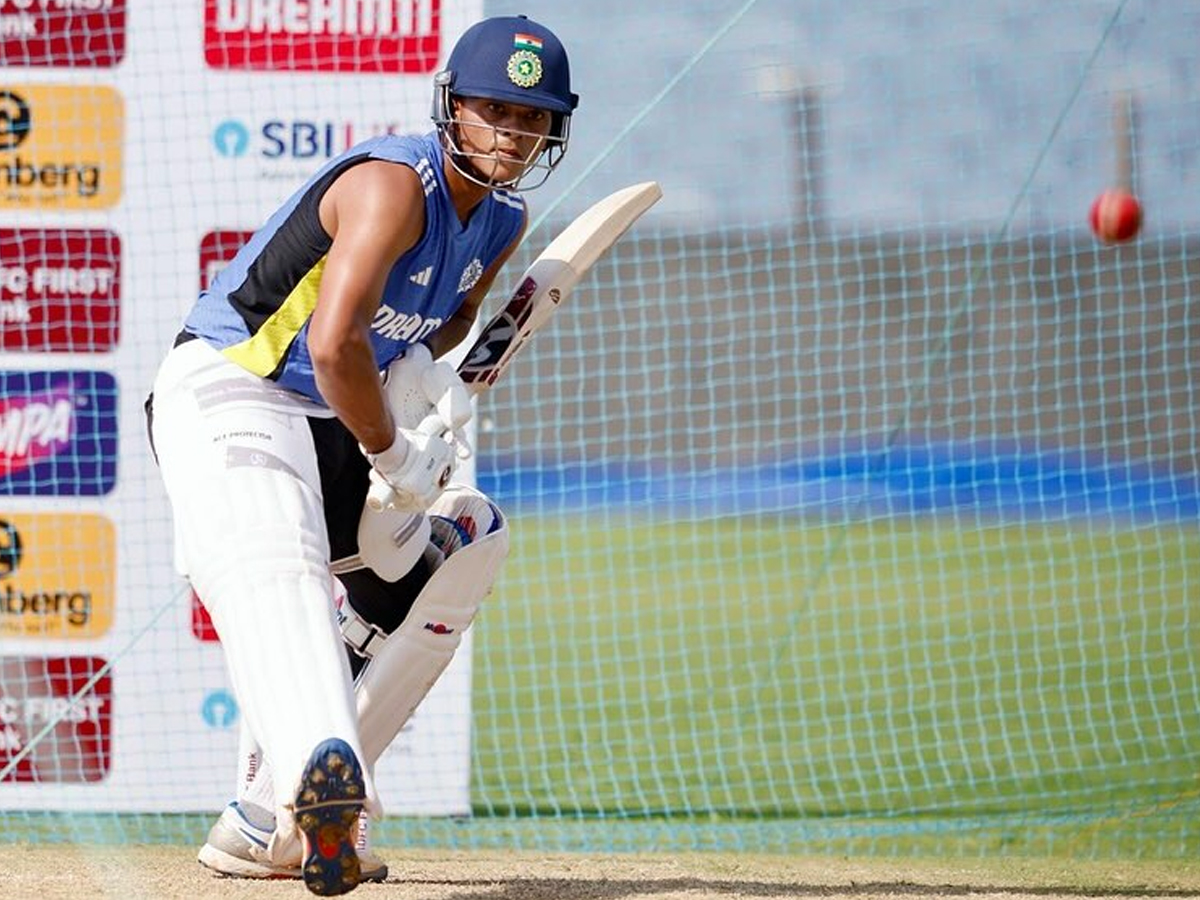 Yashasvi received the Indian Sports Honors Awards along with his parents10