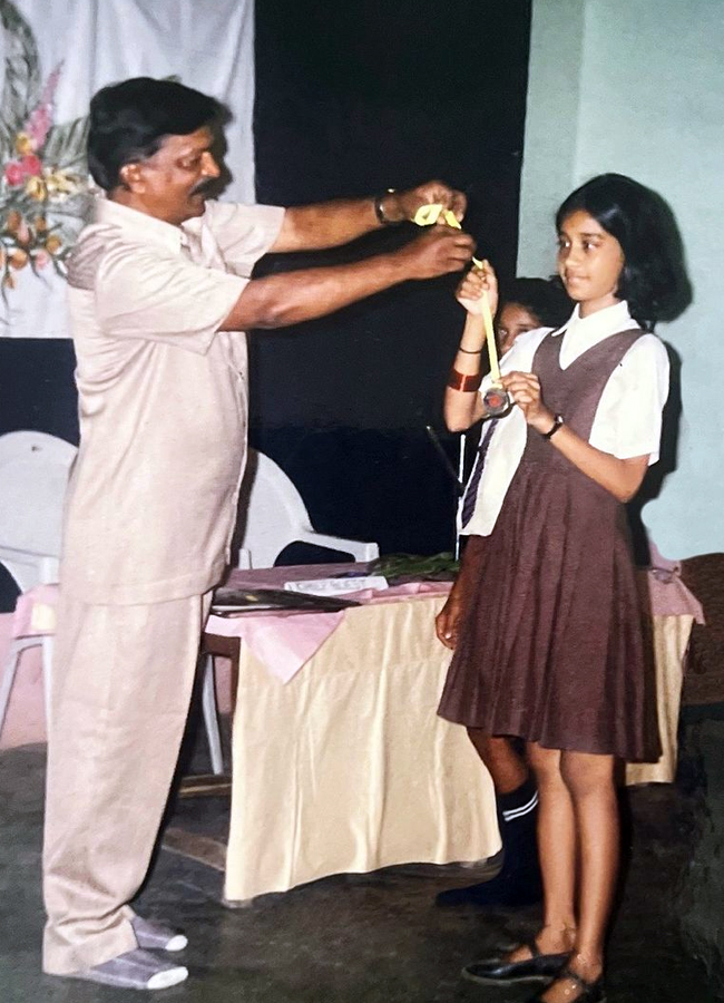 Remember this little girl receiving the trophy on stage2