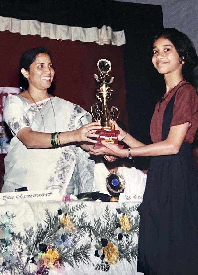 Remember this little girl receiving the trophy on stage3