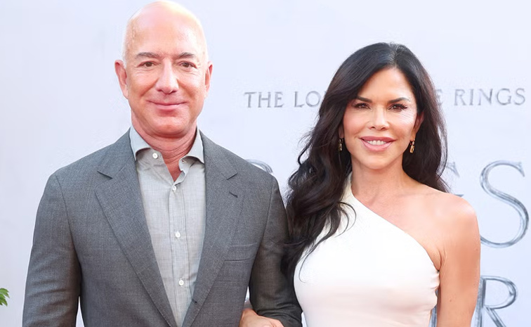 Amazon founder Jeff Bezos and Lauren Sanchez to get married Photos17