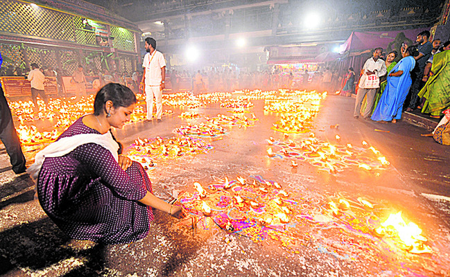 ● కనులపండువగా కోటి దీపోత్సవం 1