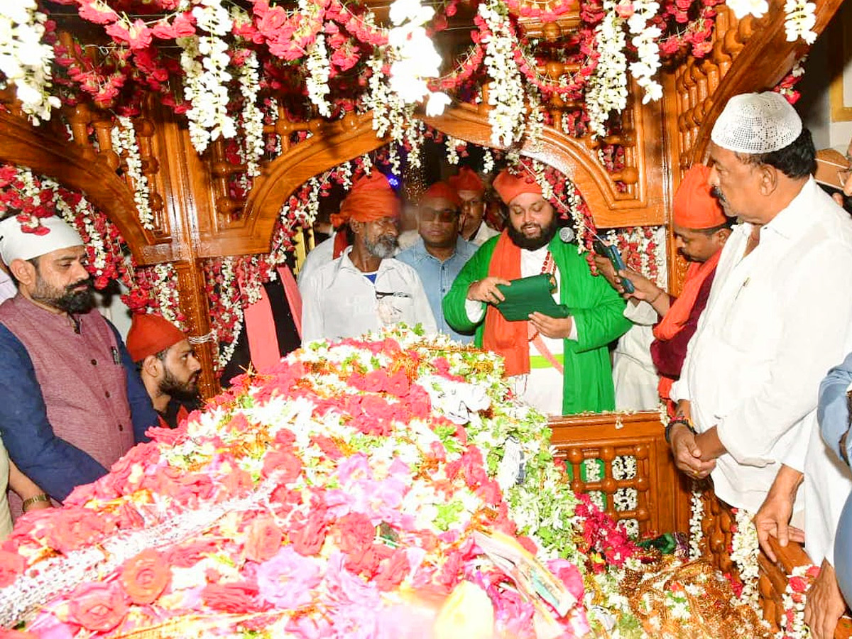 AR Rahman Visits Ameen Peer Dargah At kadapa Photos7