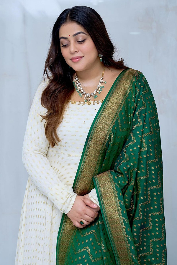 Actress Poorna In Simple Traditional Attire Photos2