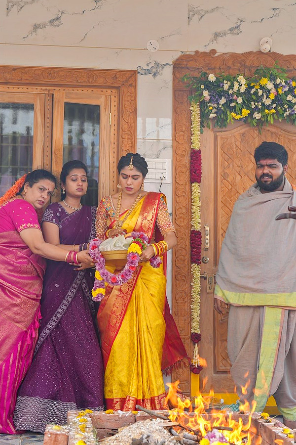 Jabardasth Satya Sri NEW HOUSE WARMING Function photos Goes Viral on Social Media4