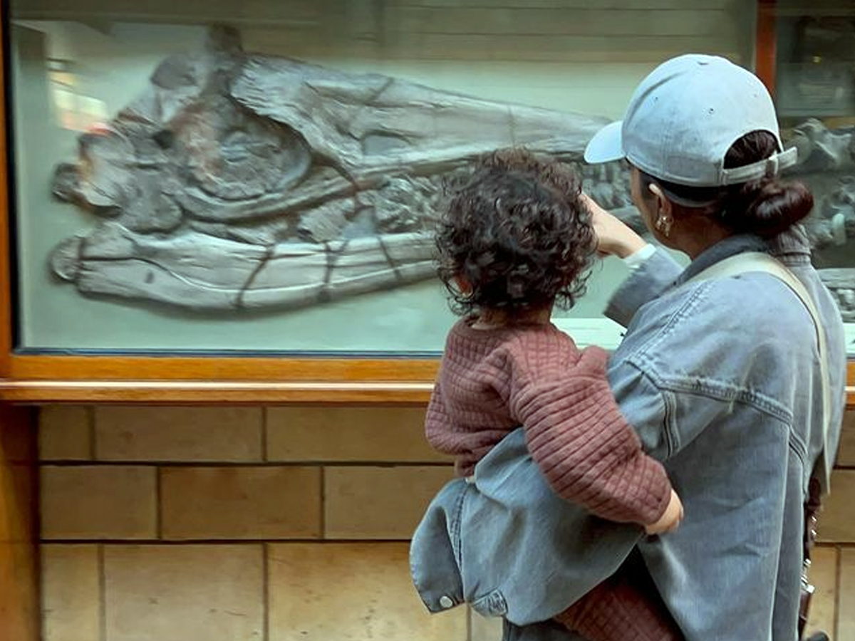 Priyanka Chopra Took Daughter Malti To The Londons Natural History Museum13