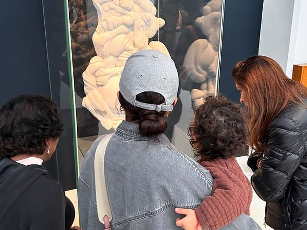 Priyanka Chopra Took Daughter Malti To The Londons Natural History Museum14