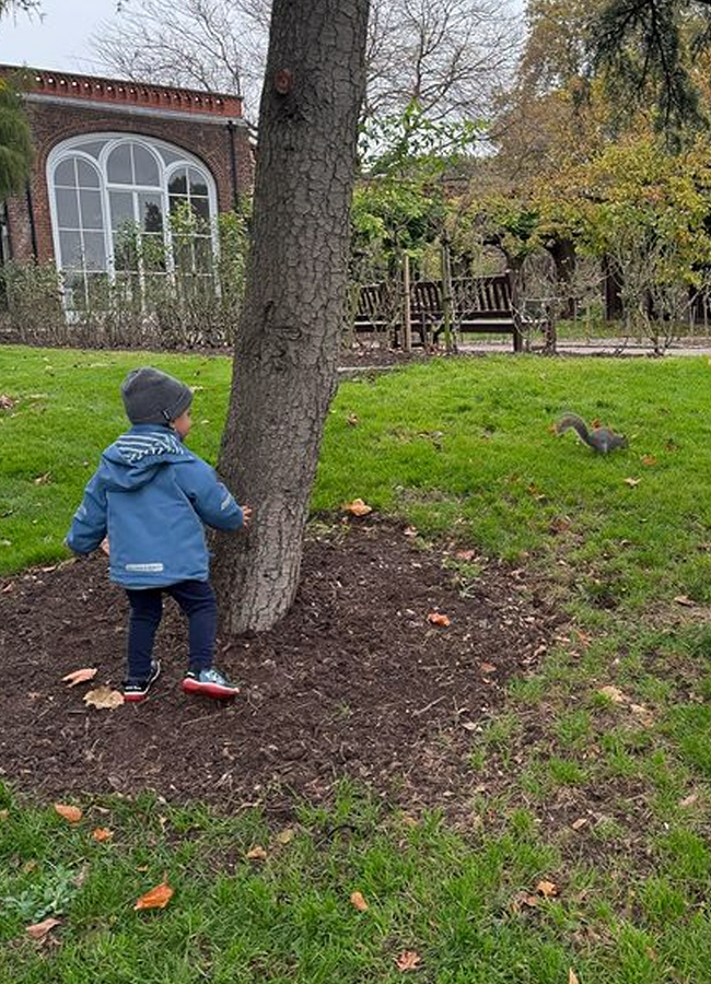 Priyanka Chopra Took Daughter Malti To The Londons Natural History Museum3