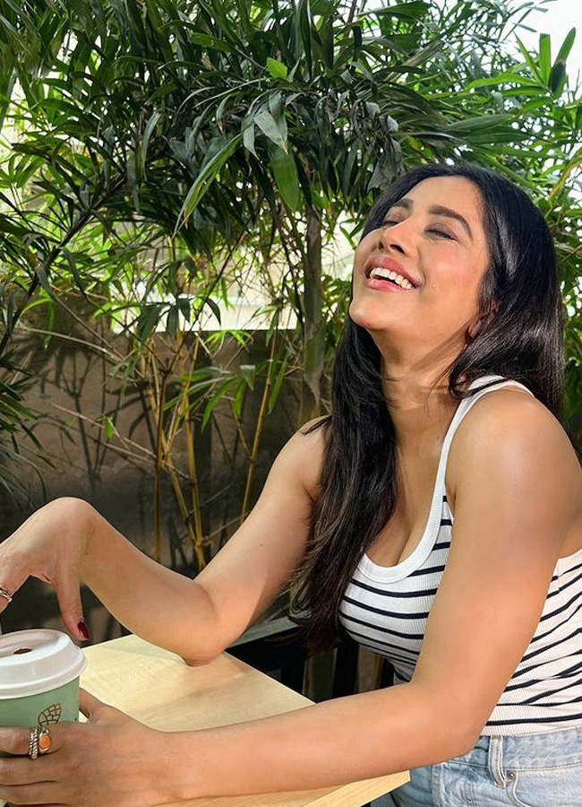 Nabha Natesh enjoying while drinking coffee4