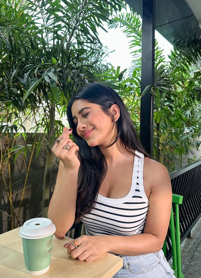 Nabha Natesh enjoying while drinking coffee7