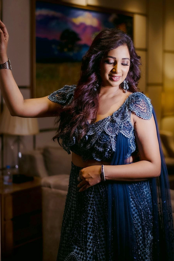 Star Singer Shreya Ghoshal In A Fabulous Fashion Style Photos4