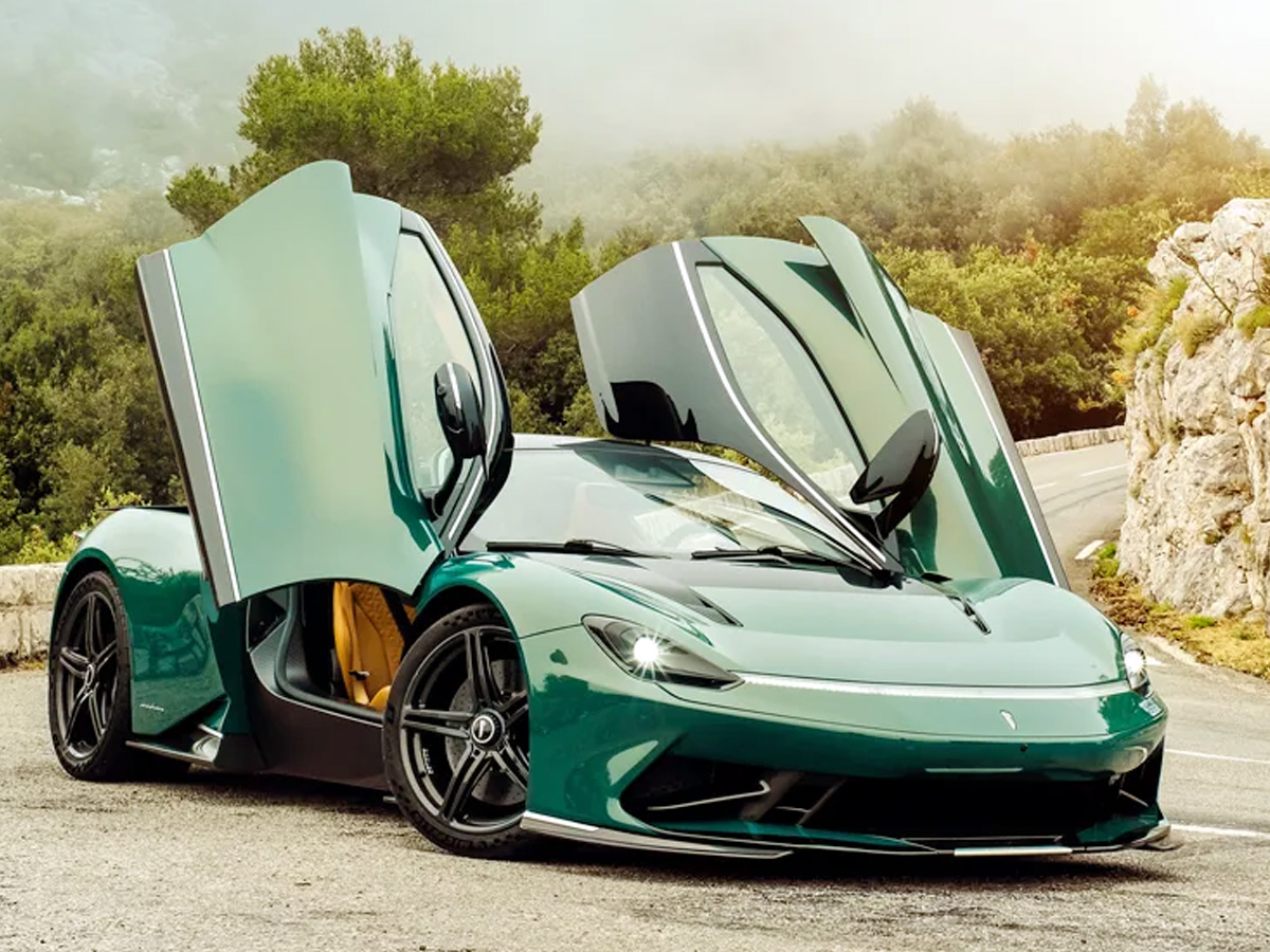 Greatest Supercars in The World From McLaren F1 To McLaren Speedtail12