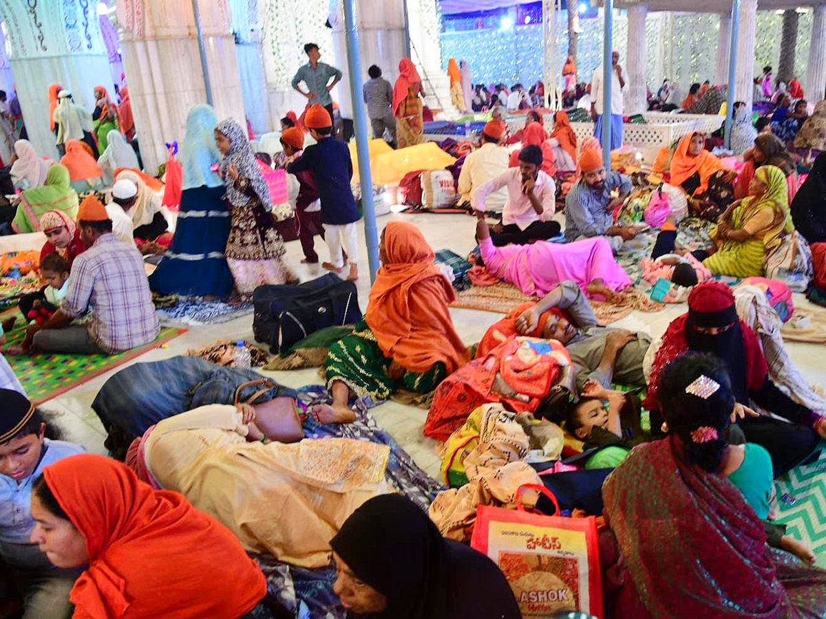 Urus festival begins at Ameen Peer Dargah in Kadapa11