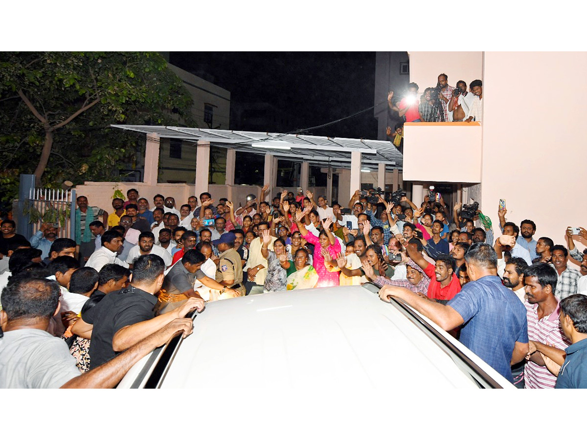 YS Jagan Visit Sri Sringeri Sharada Peetham At Vijayawada Photos9