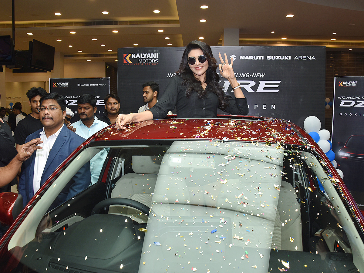 Jabardasth Varsha unveils Dazzling Dzire at Kalyani Motors: Pics2