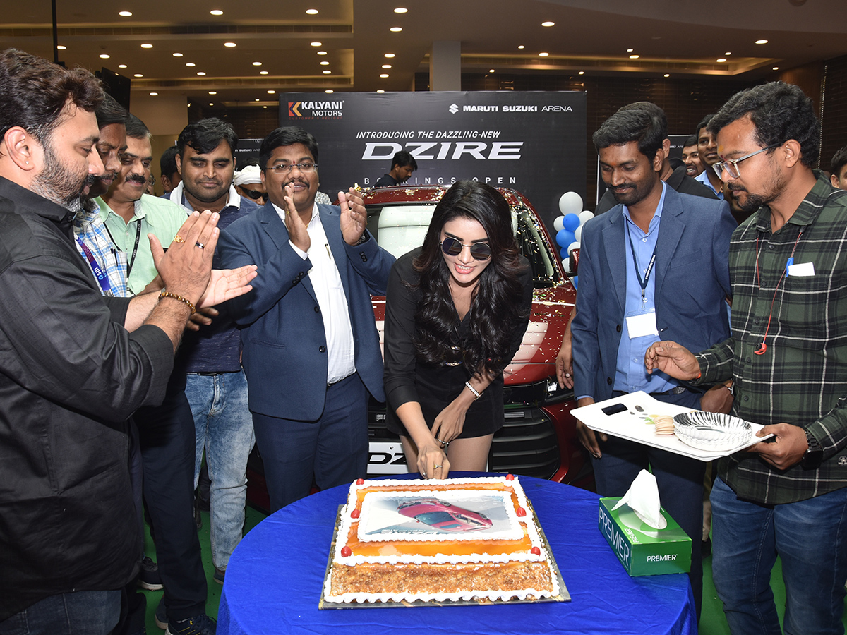 Jabardasth Varsha unveils Dazzling Dzire at Kalyani Motors: Pics8