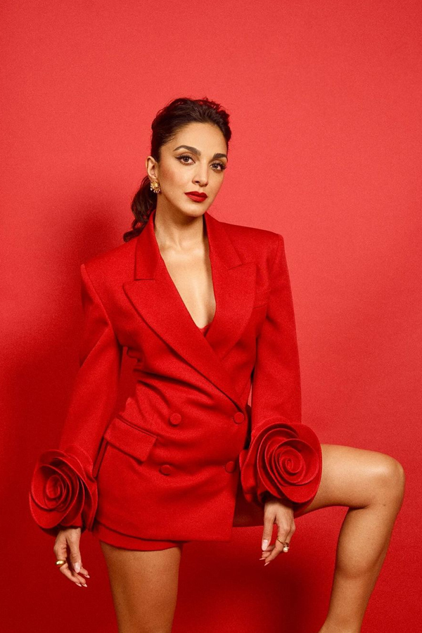 Game Changer Actress Kiara Advani Stunning In Red Outfit7